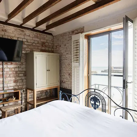 Rocksalt Rooms-2